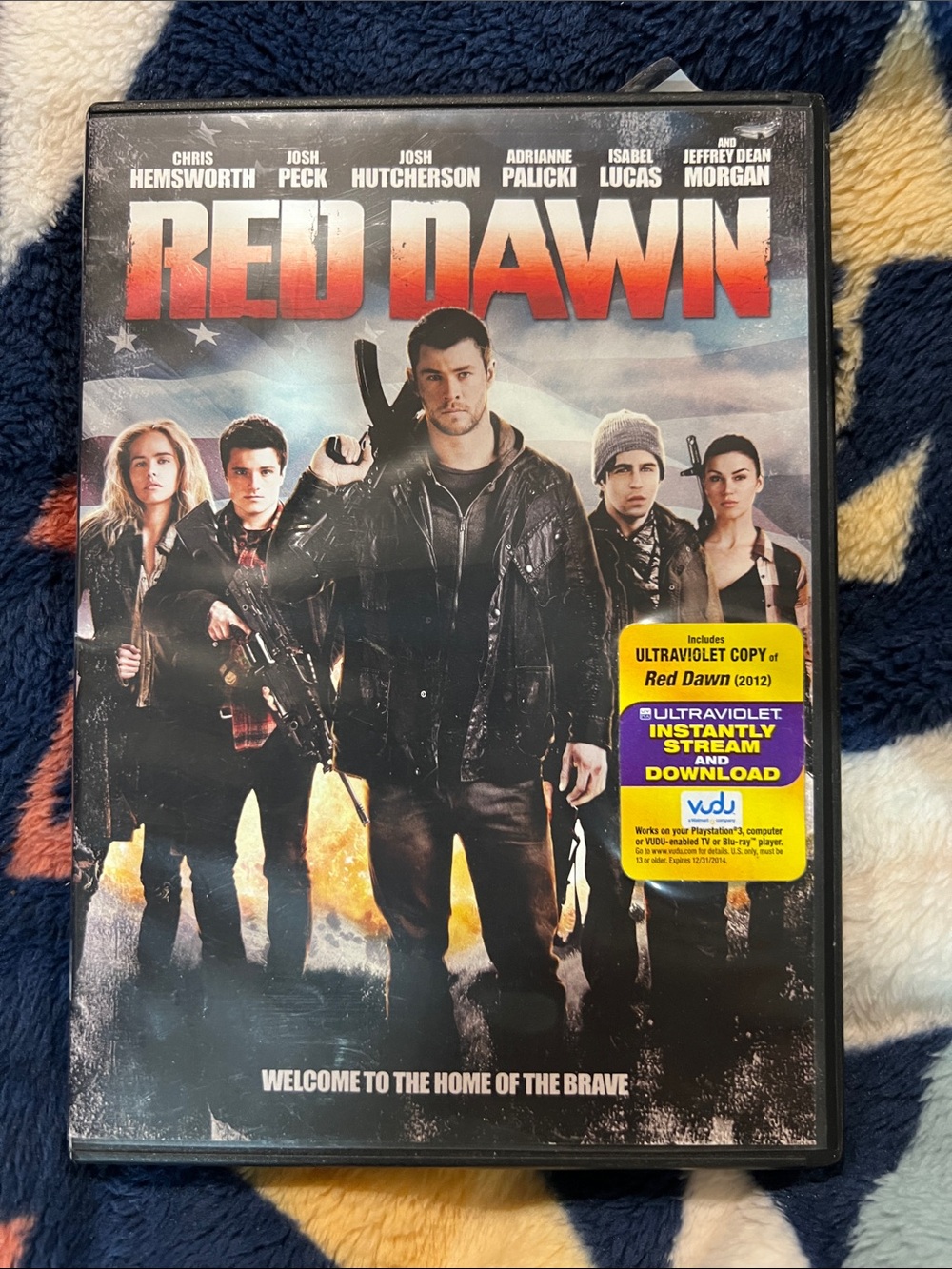 Red Dawn (2012) DVD Movie - Action Thriller Chris hemsworth z30